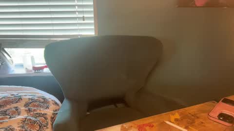 Elle online show from 09/26/25, 01:48