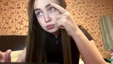 Chloe online show from 03/27/26, 04:51