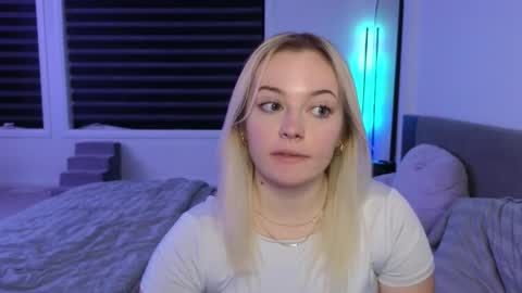 margot_robbie7 online show from 11/30/25, 10:58