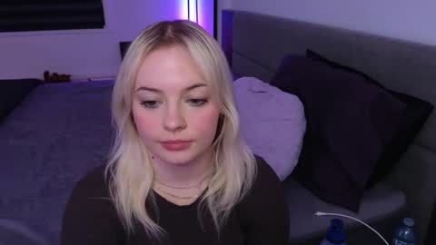 margot_robbie7 online show from 01/15/26, 11:08