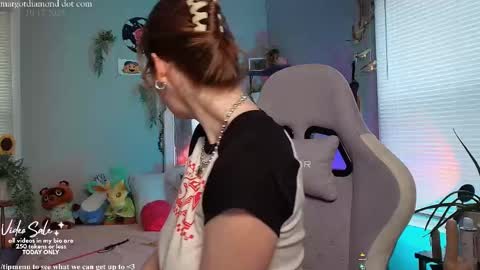   online show from 10/17/25, 03:03