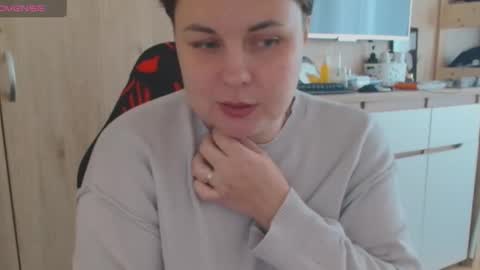 Mari online show from 10/15/25, 07:52