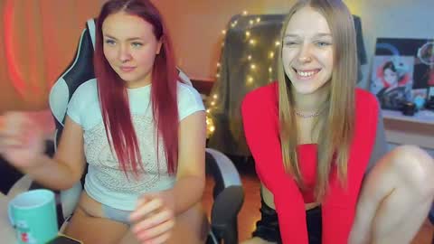 Snapshot of mari_kiku chatting on 12/01/24, 09:04 Kiku and Marii - online show from 12/01/24, 09:04