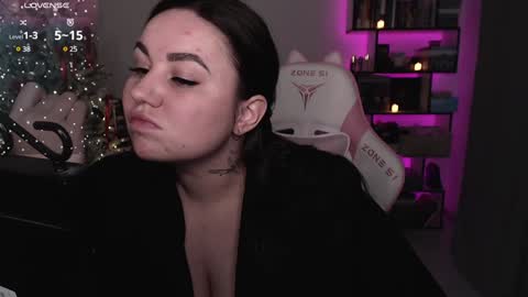 Snapshot of mari_moore7 chatting on 12/27/24, 08:02 mari moore online show from 12/27/24, 08:02