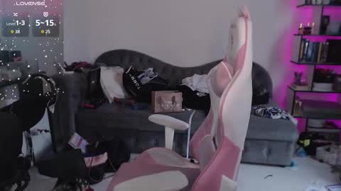 Snapshot of mari_moore7 chatting on 09/20/25, 08:15 mari moore online show from 09/20/25, 08:15