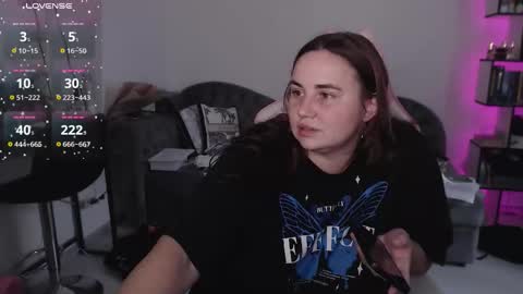 Snapshot of mari_moore7 chatting on 10/05/25, 10:13 mari moore online show from 10/05/25, 10:13