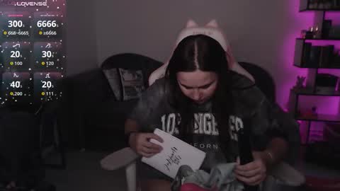 Snapshot of mari_moore7 chatting on 10/16/25, 09:21 mari moore online show from 10/16/25, 09:21