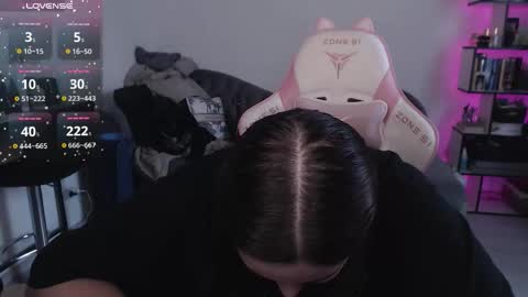 Snapshot of mari_moore7 chatting on 10/23/25, 08:13 mari moore online show from 10/23/25, 08:13