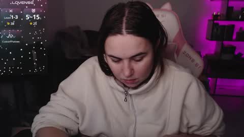 Snapshot of mari_moore7 chatting on 11/18/25, 07:02 mari moore online show from 11/18/25, 07:02