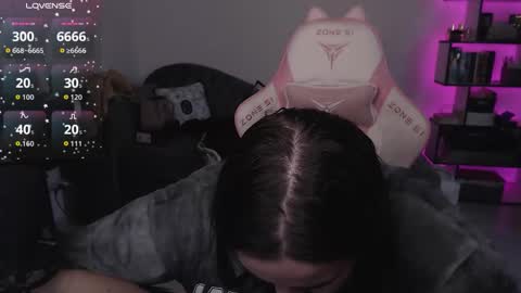 Snapshot of mari_moore7 chatting on 11/20/25, 10:04 mari moore online show from 11/20/25, 10:04