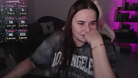 Snapshot of mari_moore7 chatting on 11/25/25, 07:41 mari moore online show from 11/25/25, 07:41