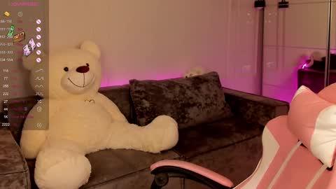 Snapshot of mari_nett chatting on 01/22/25, 08:38 mari_nett online show from 01/22/25, 08:38