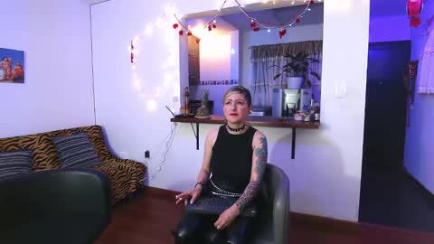 Maria fernanda online show from 02/11/25, 02:14