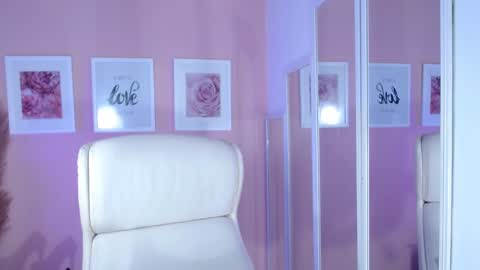 Snapshot of maria_jones chatting on 12/28/24, 02:21 Instagram soymj01 online show from 12/28/24, 02:21