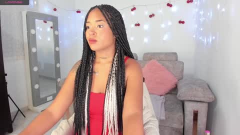 Snapshot of maria_julyana chatting on 12/26/24, 05:37 V A N E S S A  online show from 12/26/24, 05:37