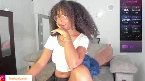 Snapshot of maria_julyana chatting on 01/14/25, 05:51 V A N E S S A  online show from 01/14/25, 05:51