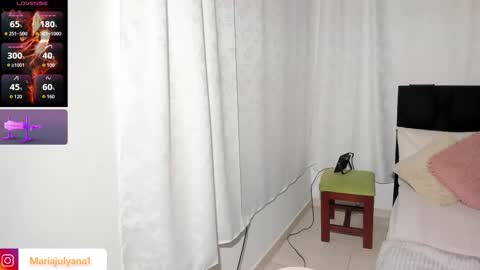 Snapshot of maria_julyana chatting on 11/07/25, 06:02 V A N E S S A online show from 11/07/25, 06:02