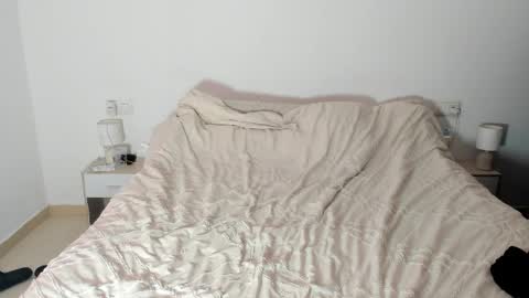 Snapshot of maria_mad chatting on 05/18/26, 04:35 Itslablonde online show from 05/18/26, 04:35