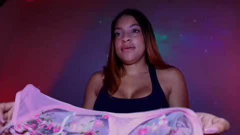 Snapshot of maria_rosee chatting on 11/05/25, 12:05 ELI online show from 11/05/25, 12:05