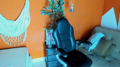 maria_turner1 online show from 05/11/26, 04:04
