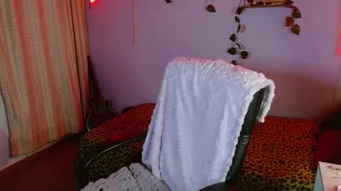 Snapshot of mariaajuana_ chatting on 10/12/25, 04:22 mariaajuana_ online show from 10/12/25, 04:22