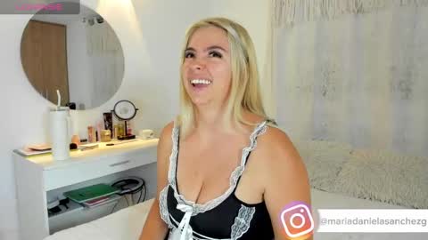 Snapshot of mariadanielasanchez chatting on 09/27/25, 12:59 mariadanielasanchez online show from 09/27/25, 12:59