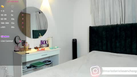 Snapshot of mariadanielasanchez chatting on 10/21/25, 01:39 mariadanielasanchez online show from 10/21/25, 01:39