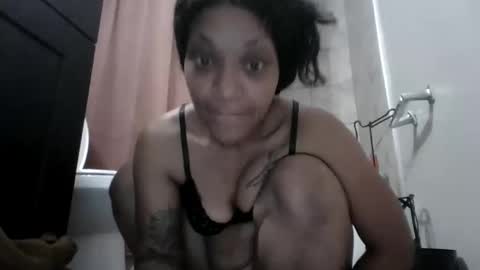 Snapshot of mariah255 chatting on 05/10/26, 09:58 Mariah online show from 05/10/26, 09:58