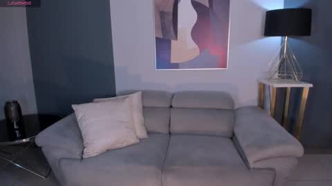 Snapshot of mariaherrera_ chatting on 02/27/26, 04:23 MARIA HERRERA online show from 02/27/26, 04:23