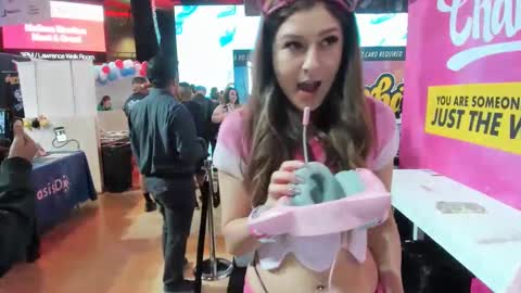 Pinkkitty online show from 01/18/25, 11:00