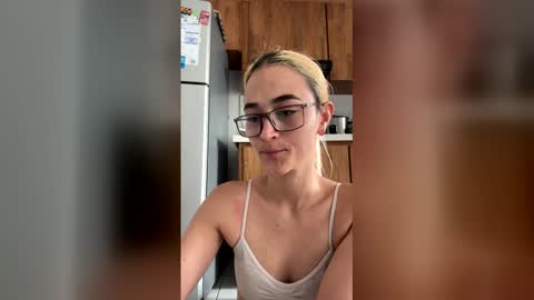 mariam_arango online show from 03/17/26, 03:59