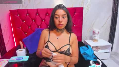 Snapshot of mariam_schubert chatting on 10/19/25, 04:29 mariam_schubert online show from 10/19/25, 04:29