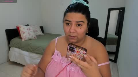   Mariam Castiblanco online show from 06/01/26, 08:10