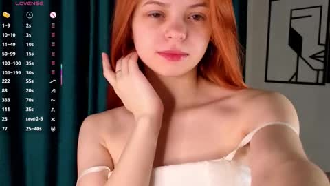 Snapshot of mariamcreedon chatting on 11/30/25, 01:31 My name is Molly this is my first day online show from 11/30/25, 01:31