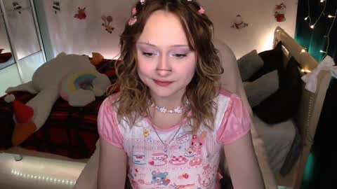 Snapshot of mariamilkis chatting on 12/04/24, 01:03 Maria online show from 12/04/24, 01:03