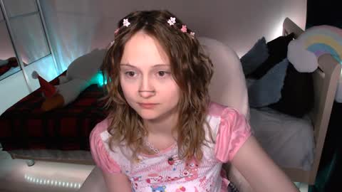 Snapshot of mariamilkis chatting on 12/13/24, 02:10 Maria online show from 12/13/24, 02:10