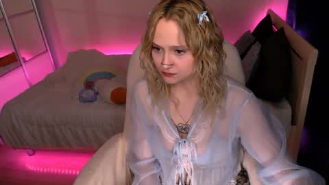 Snapshot of mariamilkis chatting on 01/03/25, 04:06 Maria online show from 01/03/25, 04:06