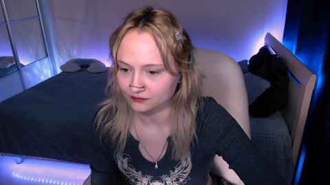 Snapshot of mariamilkis chatting on 01/15/25, 04:32 Maria online show from 01/15/25, 04:32