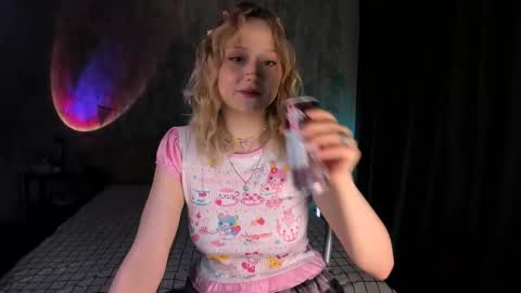 Snapshot of mariamilkis chatting on 02/10/25, 06:35 Maria online show from 02/10/25, 06:35