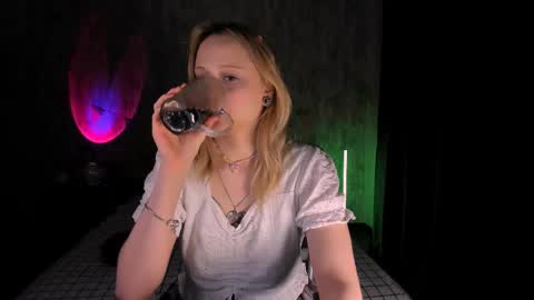 Snapshot of mariamilkis chatting on 02/13/25, 11:15 Maria online show from 02/13/25, 11:15