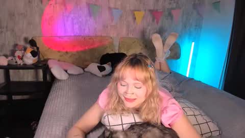 Snapshot of mariamilkis chatting on 03/11/25, 11:04 Maria online show from 03/11/25, 11:04