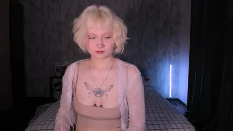 Snapshot of mariamilkis chatting on 10/11/25, 01:05 Maria online show from 10/11/25, 01:05