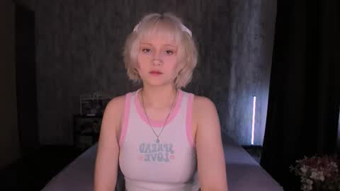 Snapshot of mariamilkis chatting on 10/25/25, 07:38 Maria online show from 10/25/25, 07:38