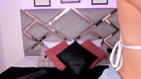 Marian online show from 02/02/25, 02:38