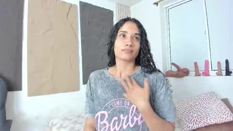 Snapshot of marian_rios chatting on 02/25/26, 10:58 Marian online show from 02/25/26, 10:58