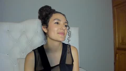 Snapshot of marian_skinny chatting on 12/10/24, 01:11 Marian online show from 12/10/24, 01:11