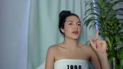 Snapshot of marian_skinny chatting on 12/11/24, 05:48 Marian online show from 12/11/24, 05:48