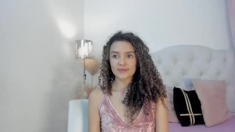 Snapshot of marian_skinny chatting on 10/09/25, 12:19 Marian online show from 10/09/25, 12:19