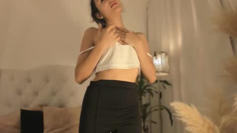 Snapshot of marian_skinny chatting on 12/15/25, 03:22 Marian online show from 12/15/25, 03:22