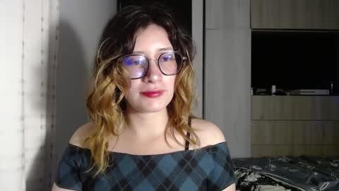 Mariana online show from 12/20/24, 03:00